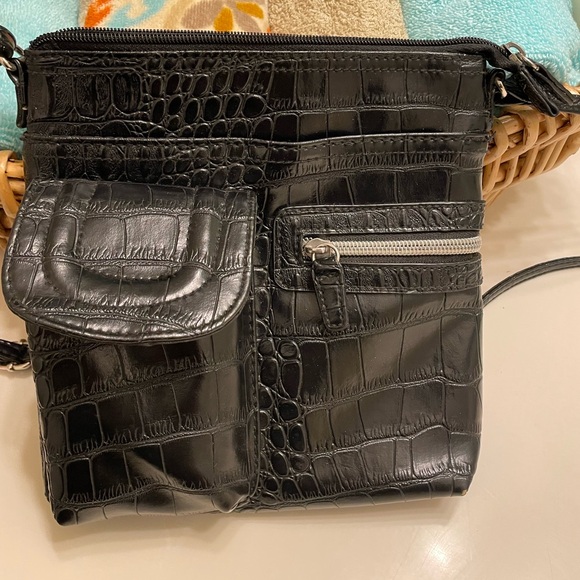 Elegant Black Faux Crocodile-Embossed Women's Crossbody Bag has adj straps EUC - Picture 4 of 9